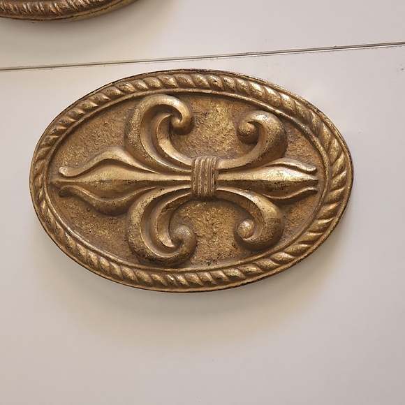 Gold color wall decor Pair of 2 - Picture 2 of 6